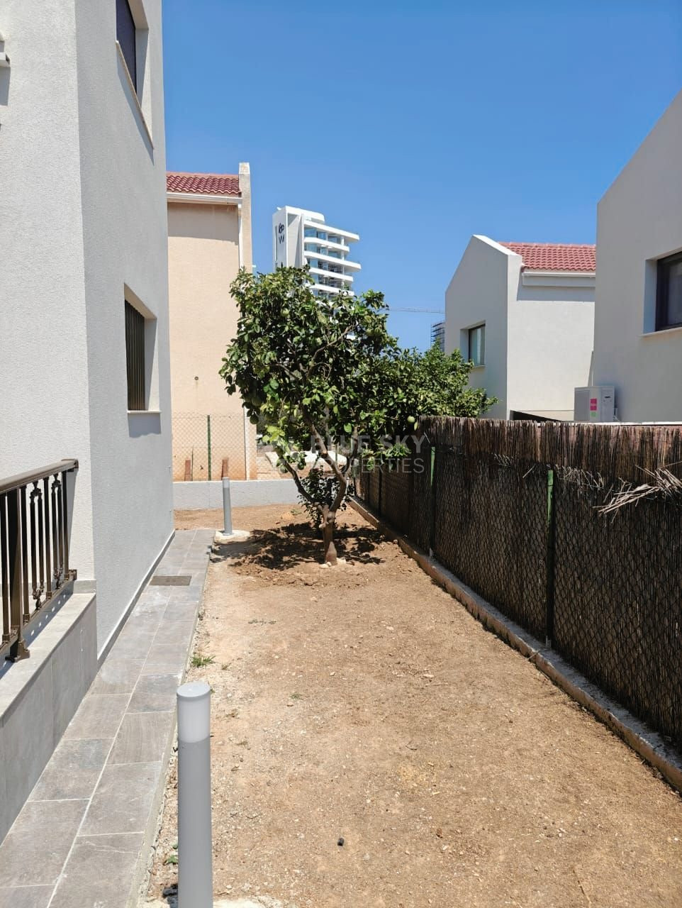 THREE BEDROOM DETACHED HOUSE FOR RENT IN MOUTTAGIAKA