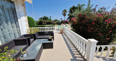 Elegant Villa for sale in Parekklisia: with Expansive Garden, Swimming Pool and Sea Views