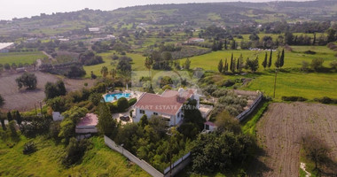 Elegant Villa for sale in Parekklisia: with Expansive Garden, Swimming Pool and Sea Views