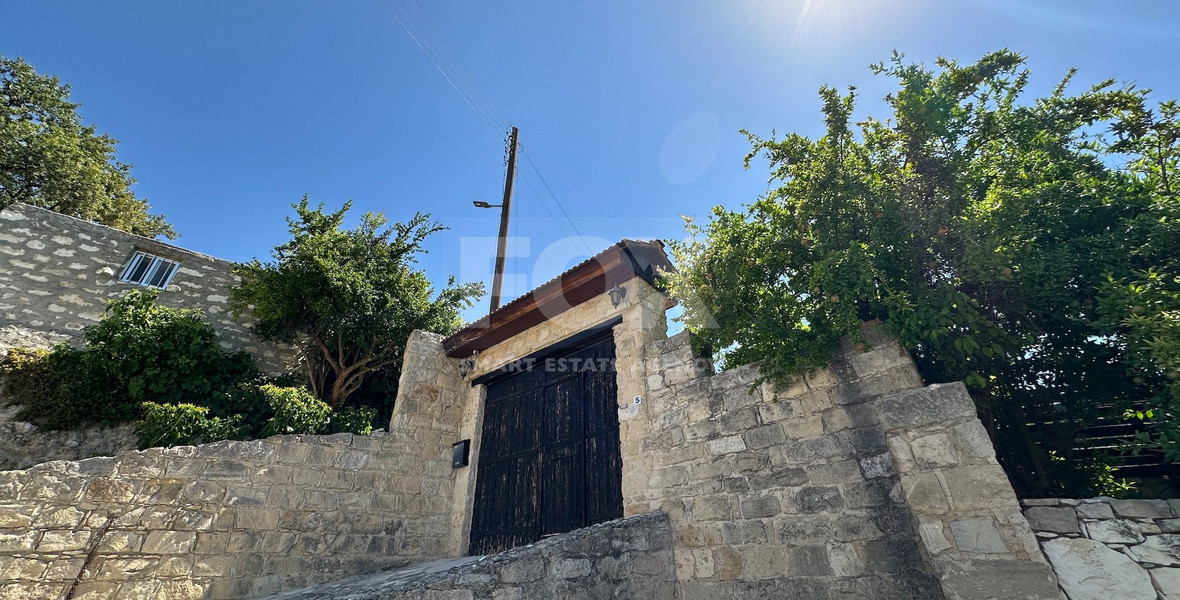 Two Traditional Stone houses with Pool in Salamiou