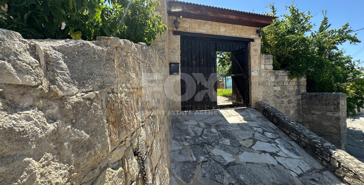 Two Traditional Stone houses with Pool in Salamiou