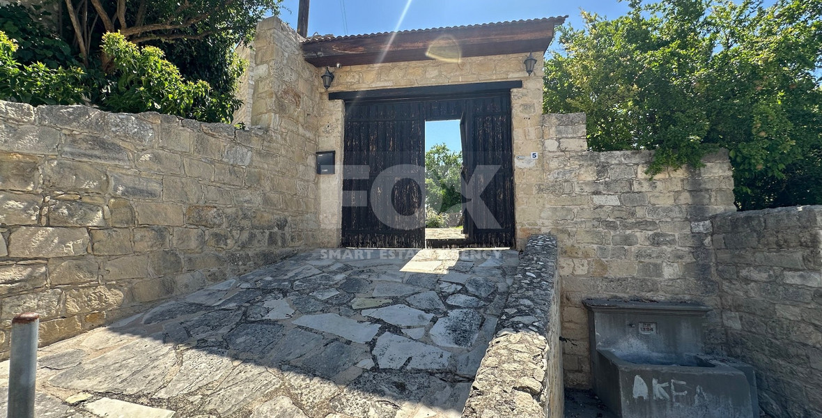 Two Traditional Stone houses with Pool in Salamiou