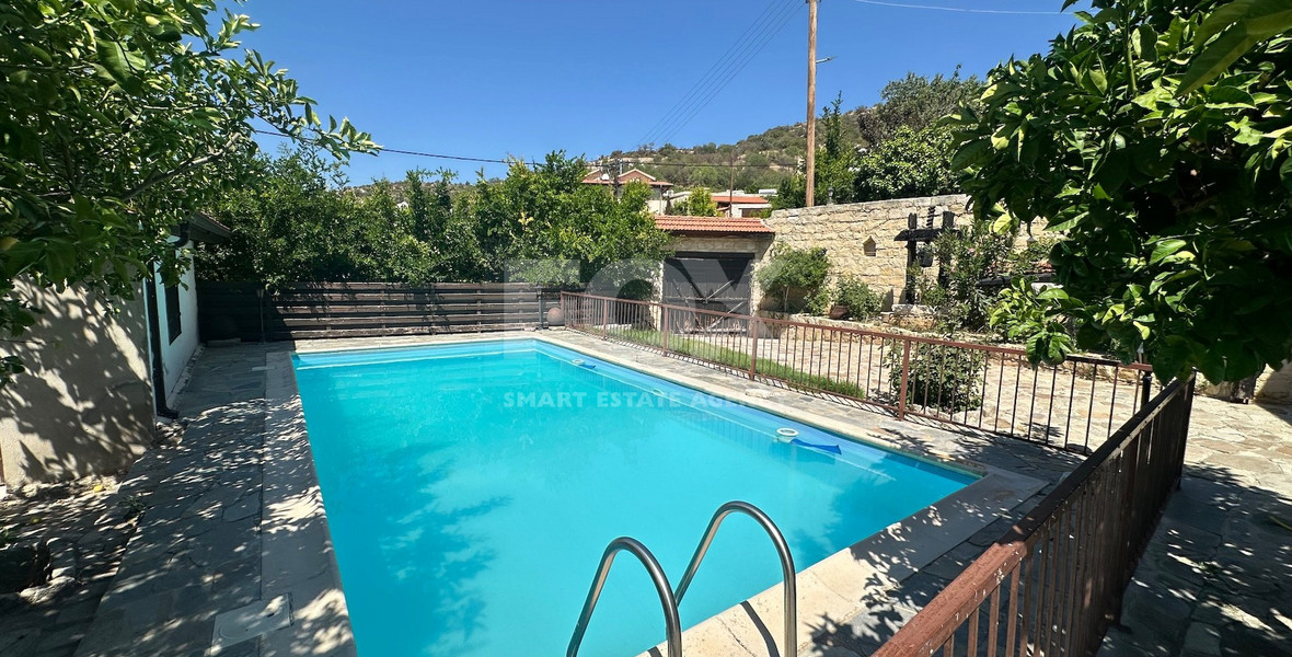 Two Traditional Stone houses with Pool in Salamiou