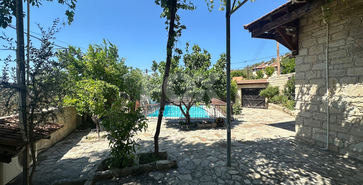 Two Traditional Stone houses with Pool in Salamiou