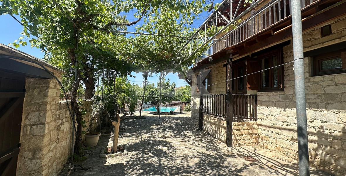 Two Traditional Stone houses with Pool in Salamiou