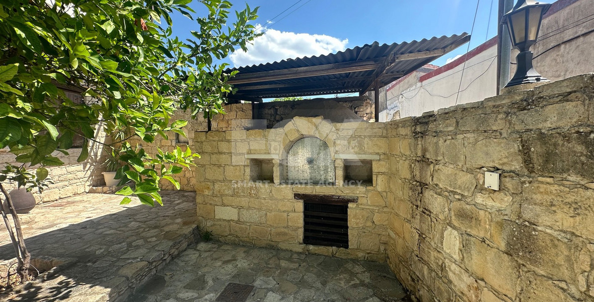 Two Traditional Stone houses with Pool in Salamiou