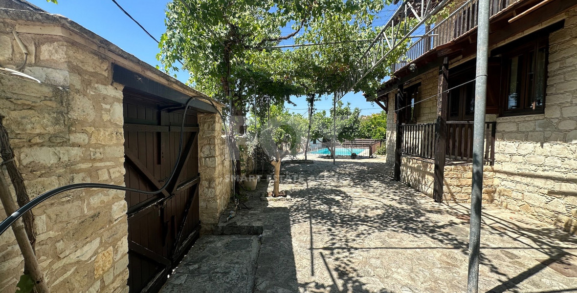 Two Traditional Stone houses with Pool in Salamiou