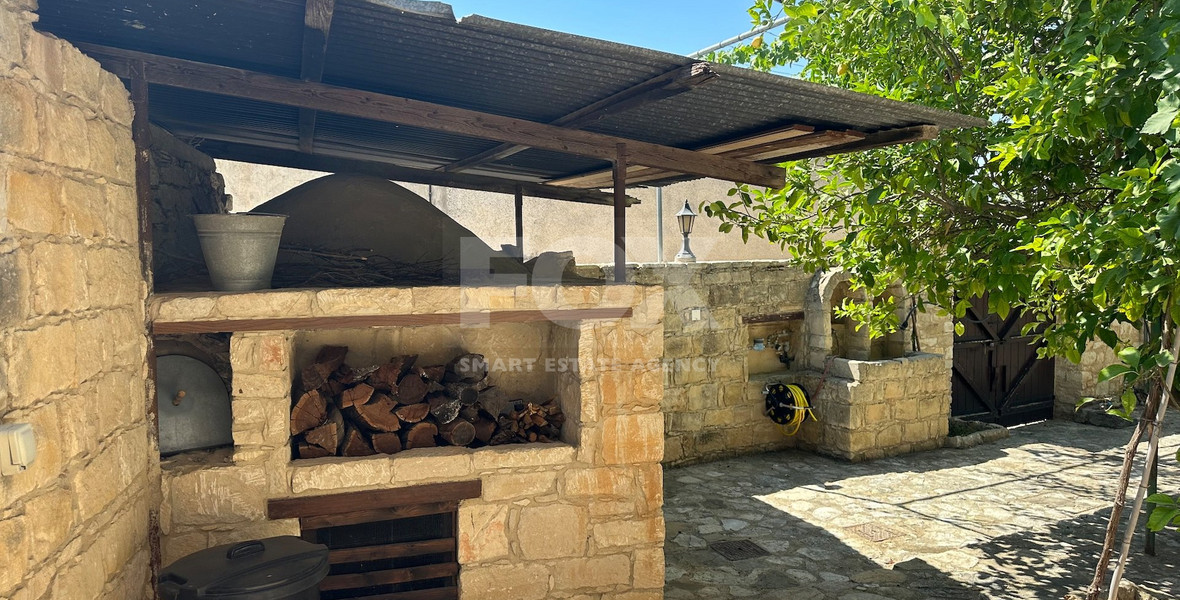 Two Traditional Stone houses with Pool in Salamiou