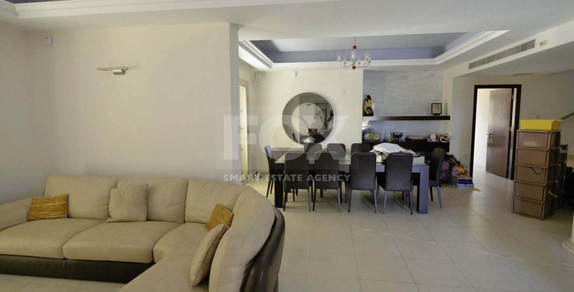 Five bedroom luxury villa in Peyia