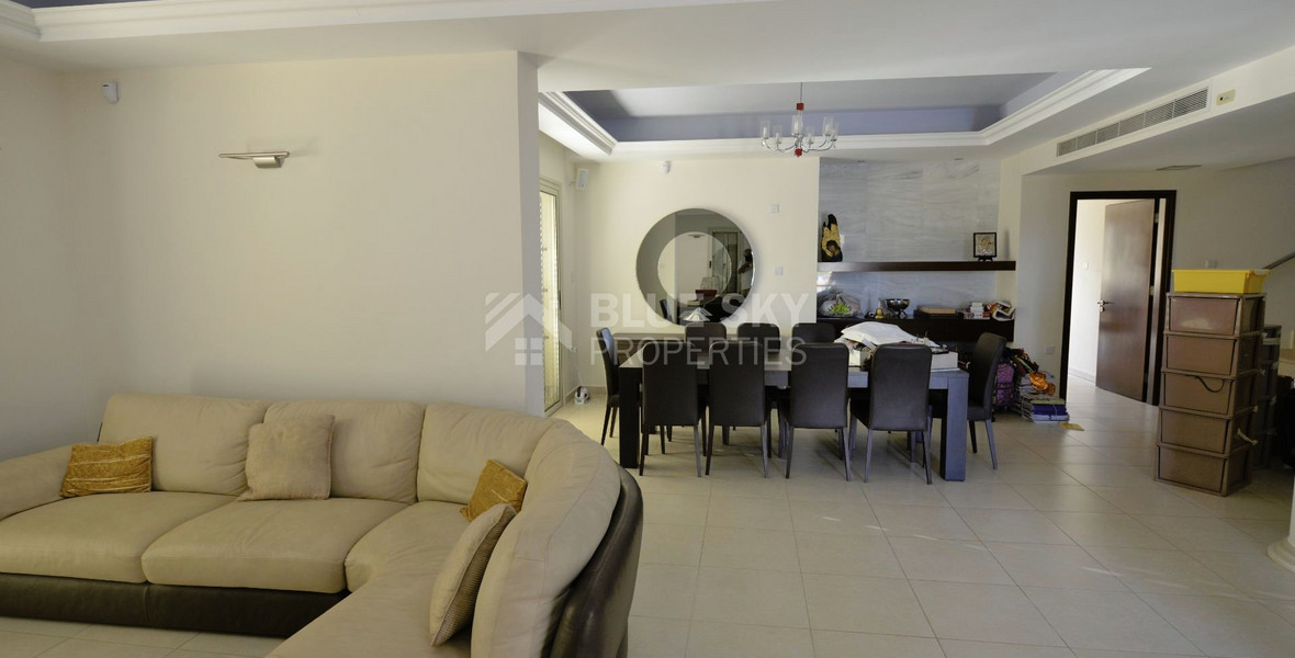 Five bedroom luxury villa in Peyia