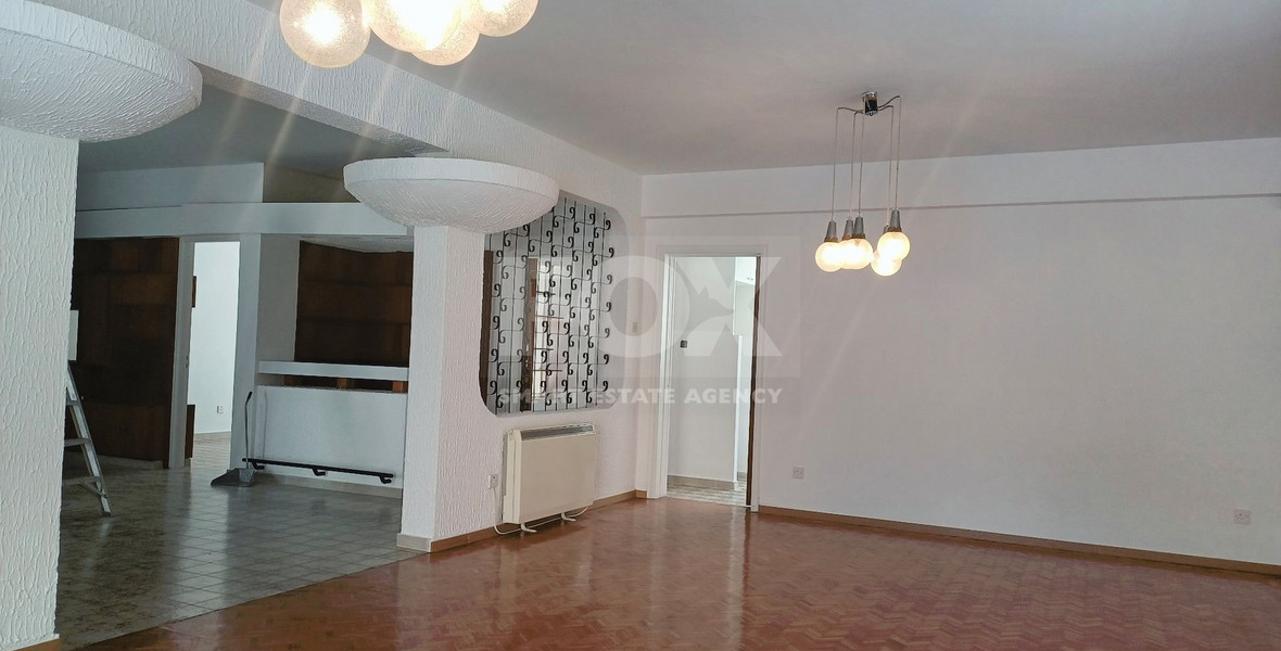 FOR RENT IS A GROUND FLOOR,SPLIT LEVEL THREE PLUS ONE BEDROOM APARTMENT