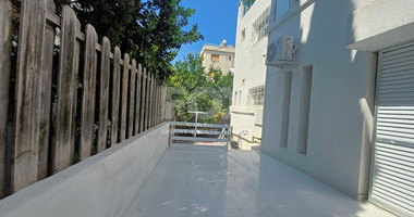 FOR RENT IS A GROUND FLOOR,SPLIT LEVEL THREE PLUS ONE BEDROOM APARTMENT