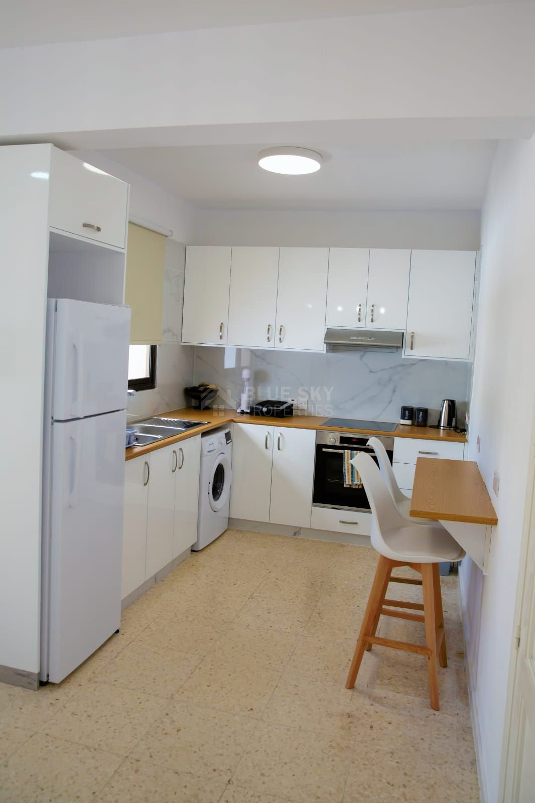 Two bedroom Apartment in Kato Paphos, for rent