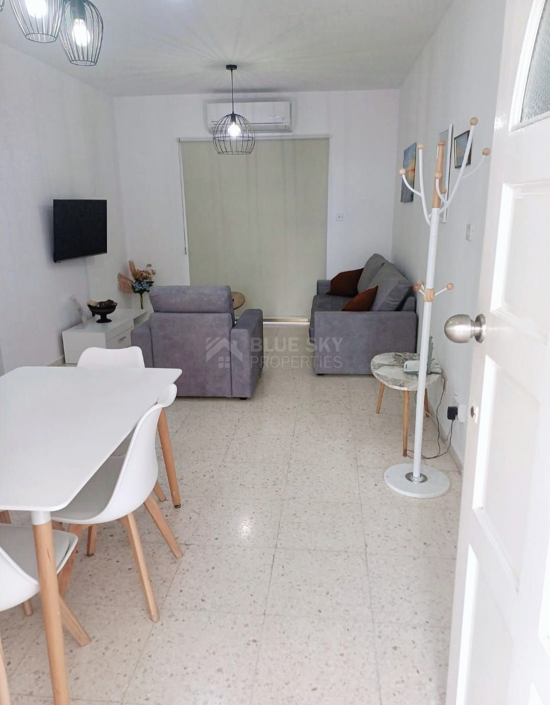 Two bedroom Apartment in Kato Paphos, for rent