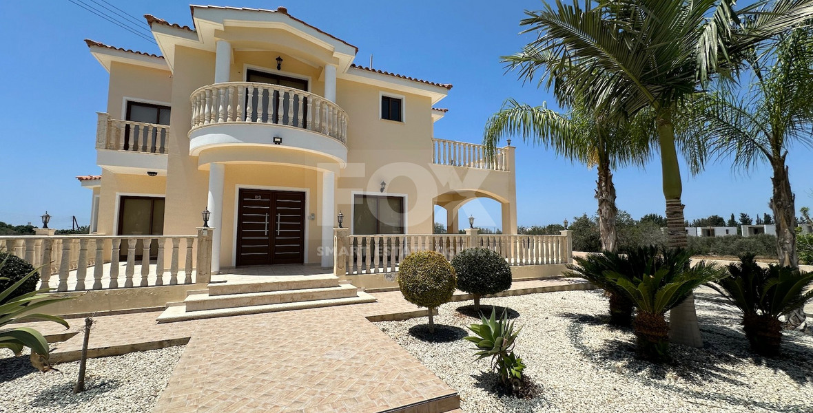 Elegant Four-Bedroom Villa on Large Plot in Lower Chloraka