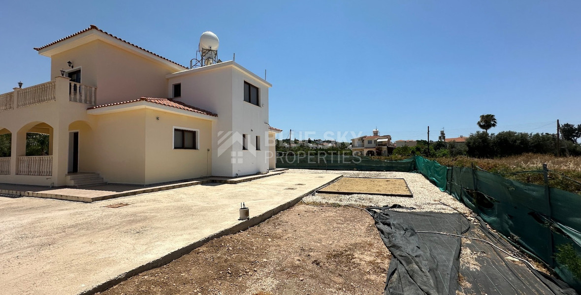 Elegant Four-Bedroom Villa on Large Plot in Lower Chloraka