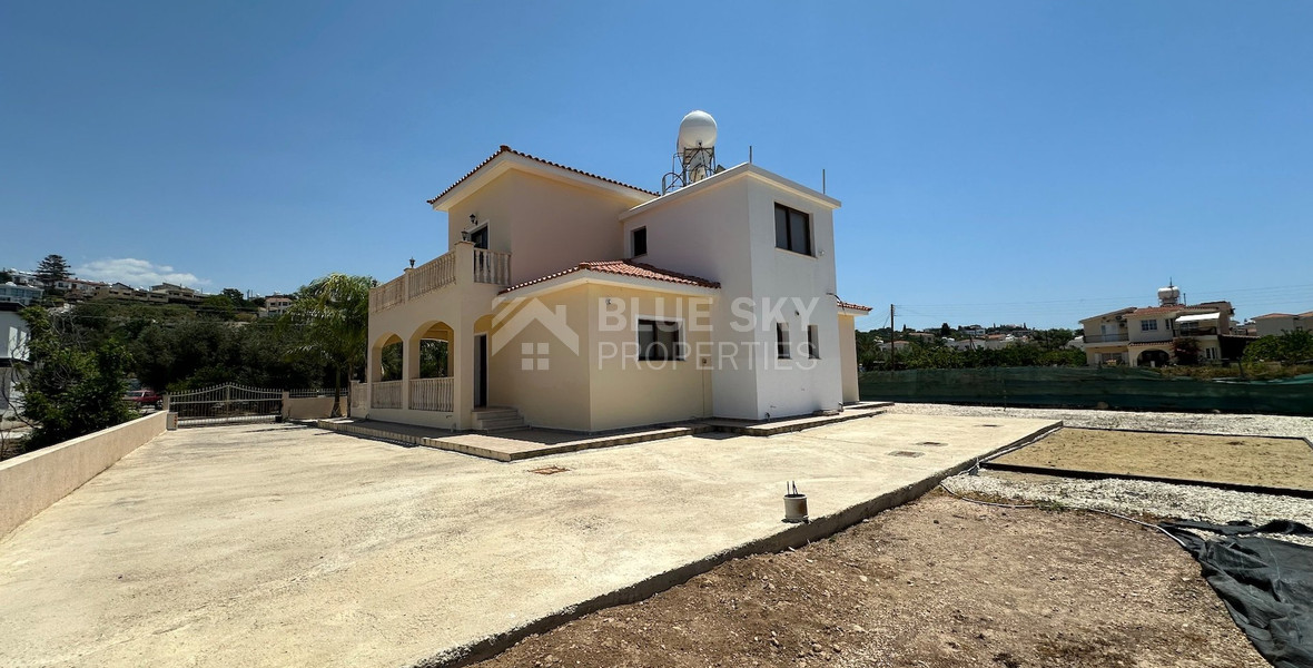 Elegant Four-Bedroom Villa on Large Plot in Lower Chloraka