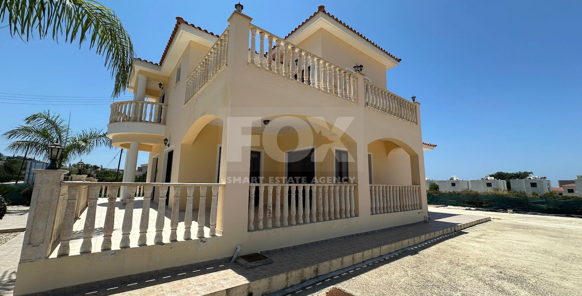 Elegant Four-Bedroom Villa on Large Plot in Lower Chloraka