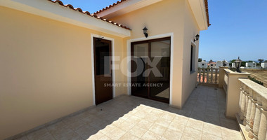 Elegant Four-Bedroom Villa on Large Plot in Lower Chloraka