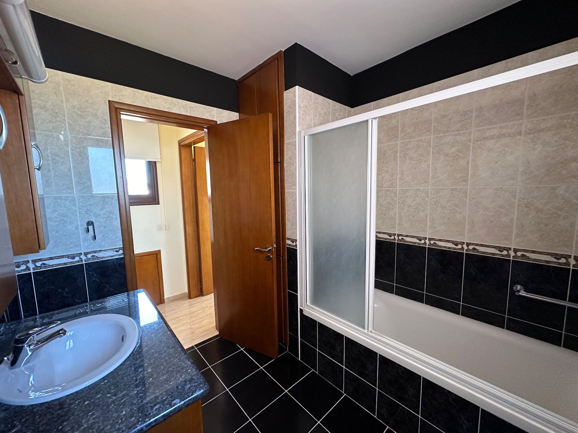 4 bedroom apartment 238 m² Chloraka, Cyprus