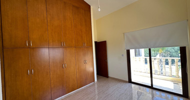 Elegant Four-Bedroom Villa on Large Plot in Lower Chloraka