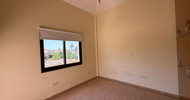 Elegant Four-Bedroom Villa on Large Plot in Lower Chloraka