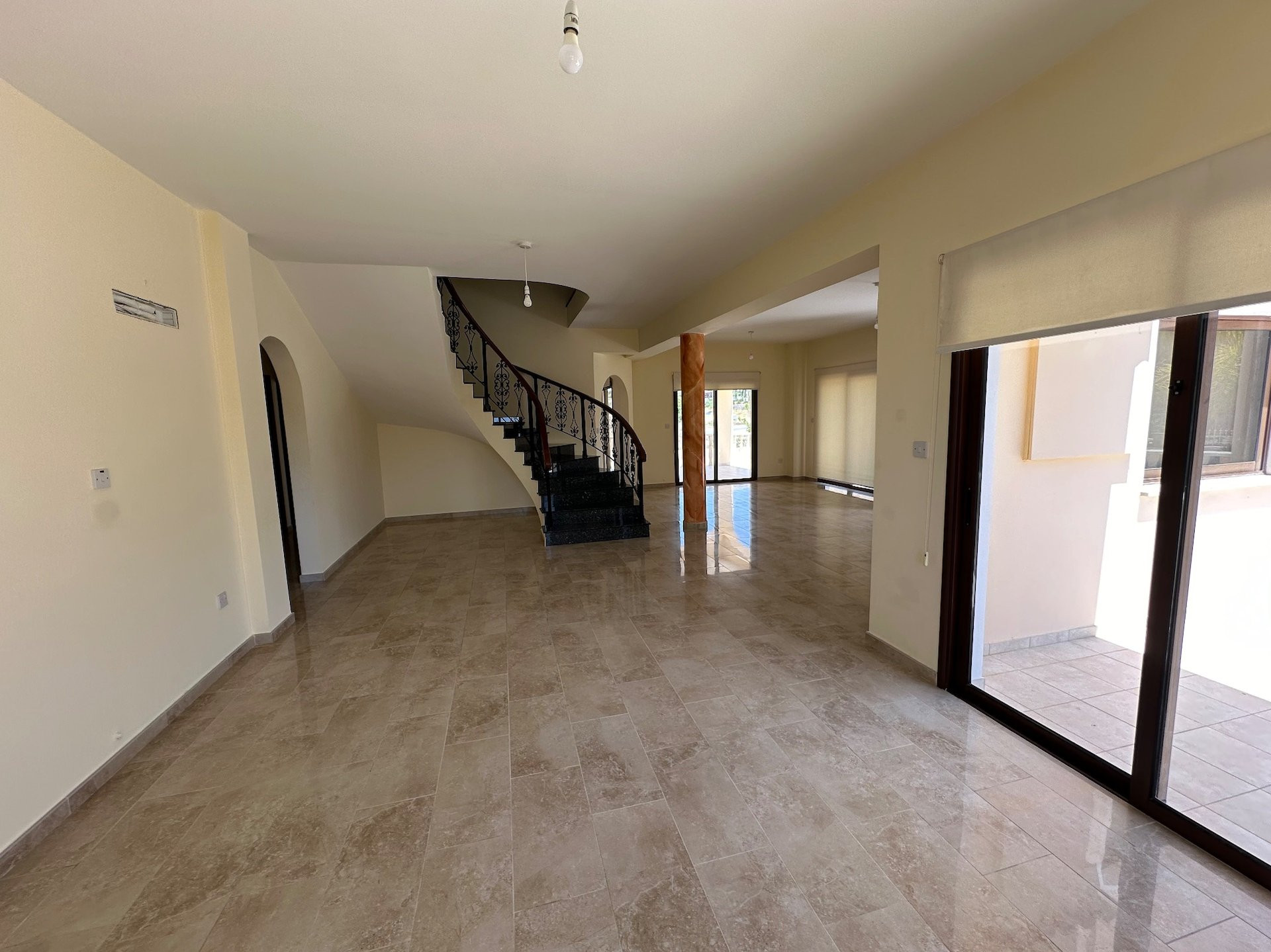 4 bedroom apartment 238 m² Chloraka, Cyprus