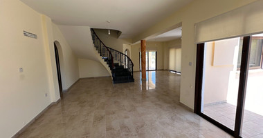Elegant Four-Bedroom Villa on Large Plot in Lower Chloraka