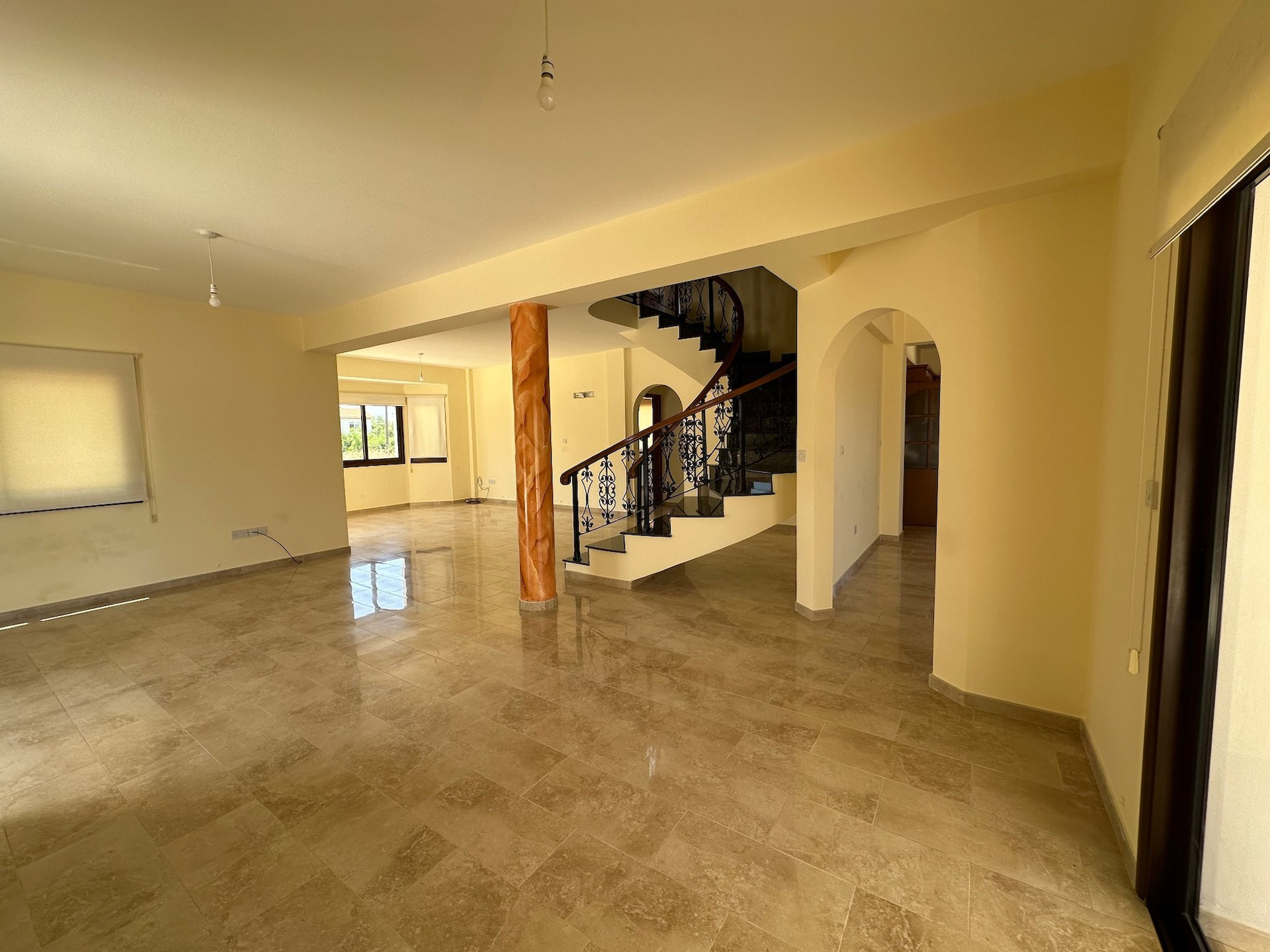 4 bedroom apartment 238 m² Chloraka, Cyprus