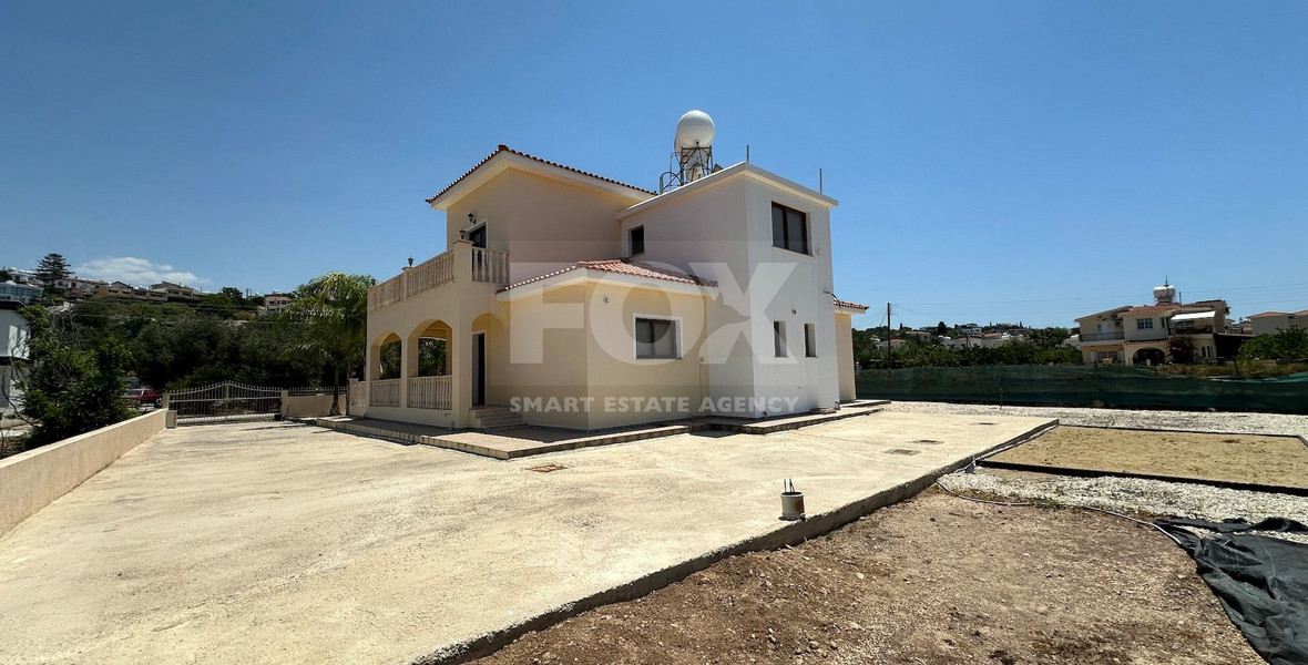 Elegant Four-Bedroom Villa on Large Plot in Lower Chloraka