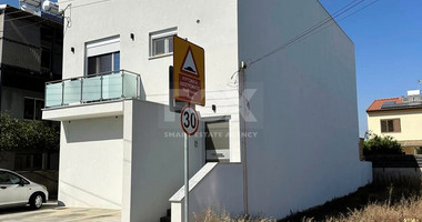 Investment Opportunity - Combined Three-Bedroom Apartment and Studio/Loft for sale in Asomatos