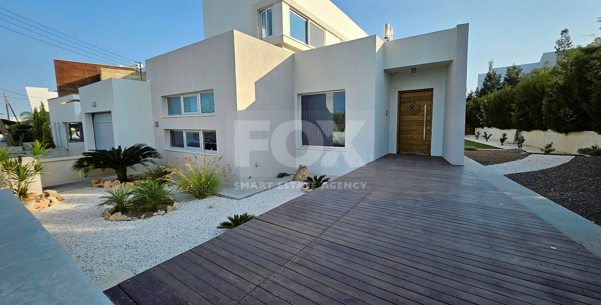 Luxury-Modern Design Three Bedroom Plus Office Detached House