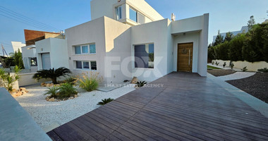 Luxury-Modern Design Three Bedroom Plus Office Detached House