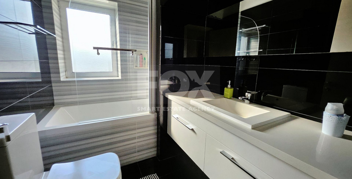 Luxury-Modern Design Three Bedroom Plus Office Detached House