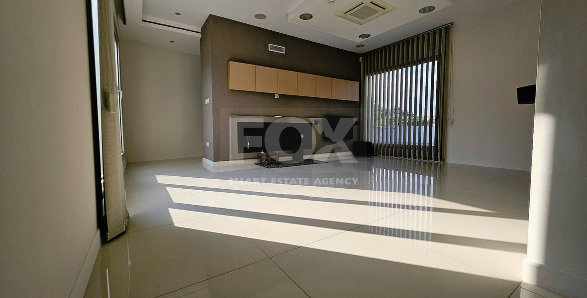 Luxury-Modern Design Three Bedroom Plus Office Detached House