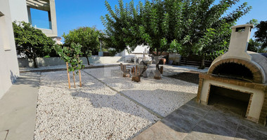 Luxury-Modern Design Three Bedroom Plus Office Detached House