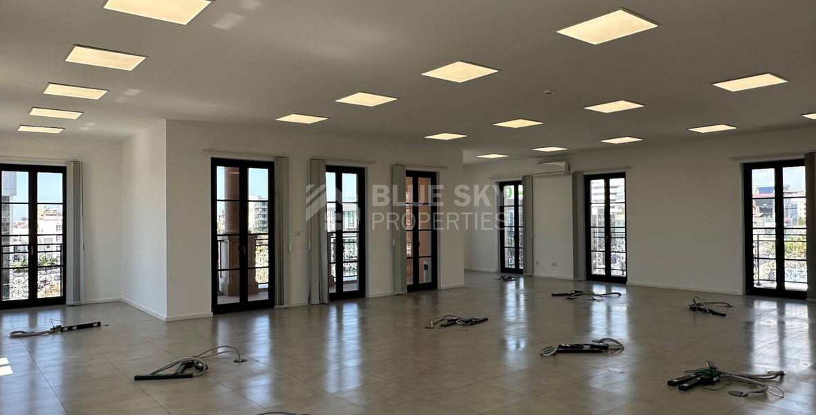 Luxury offices on 1st floor 331sqm Sqm, 3 parking spaces Agios Athanasios