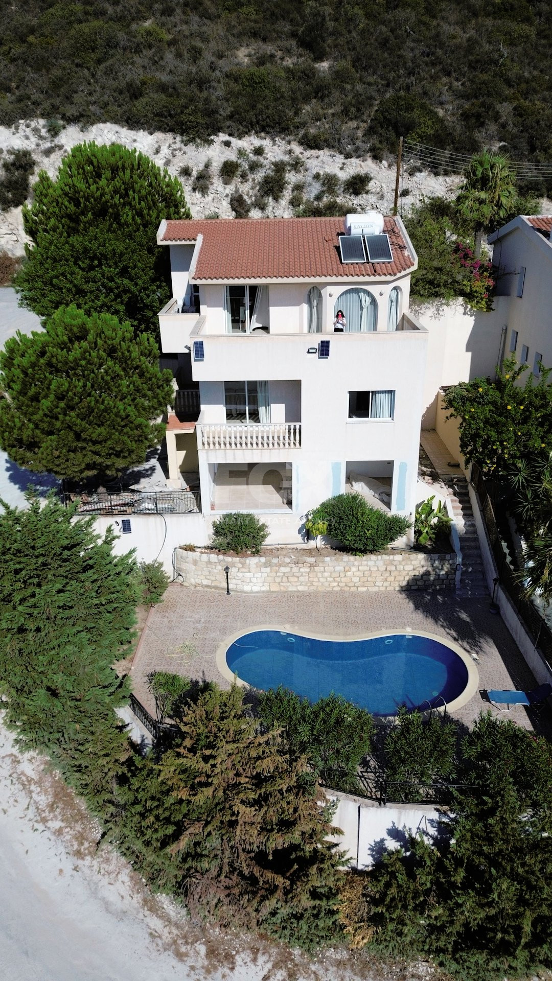 Luxury five bedrooms villa in Melissovounos, Tala