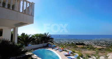 Luxury five bedrooms villa in Melissovounos, Tala