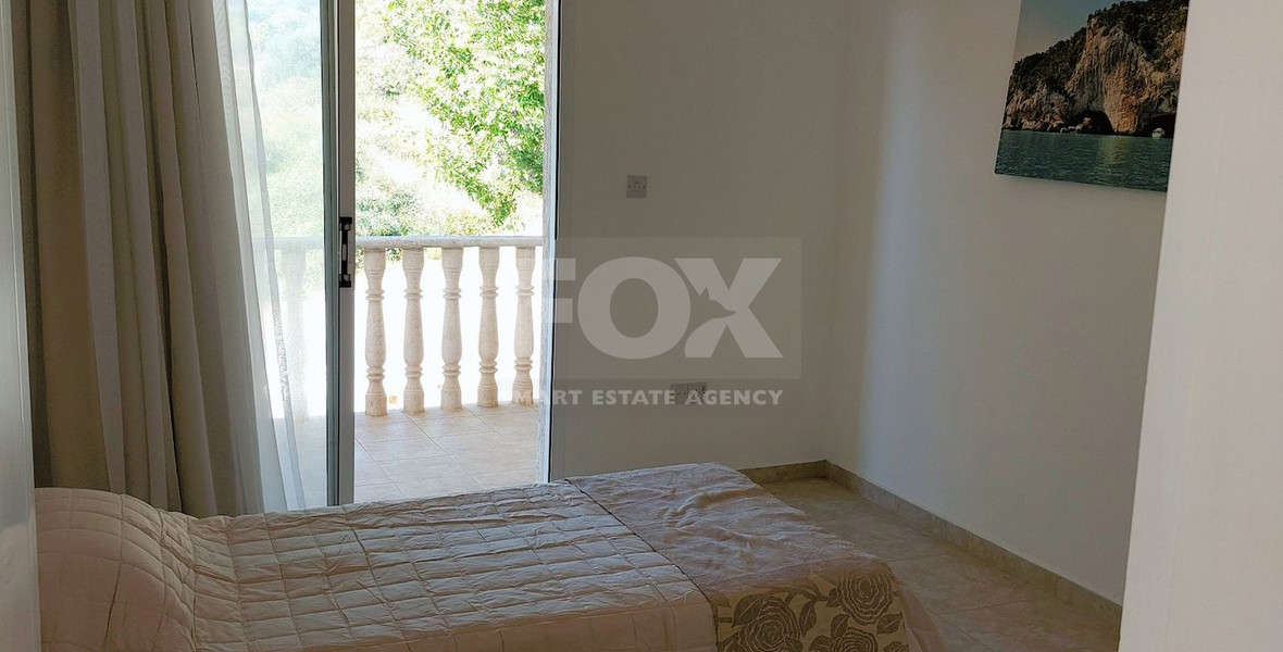 Luxury five bedrooms villa in Melissovounos, Tala