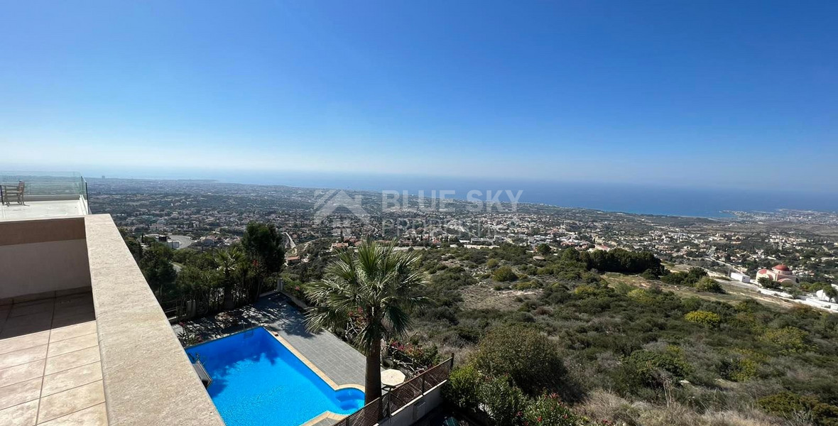 Luxury five bedrooms villa in Melissovounos, Tala