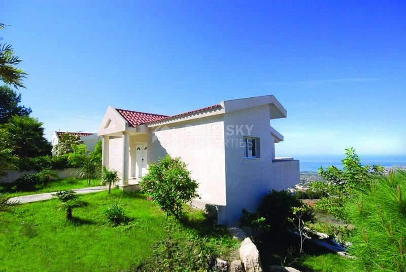 Luxury five bedrooms villa in Melissovounos, Tala