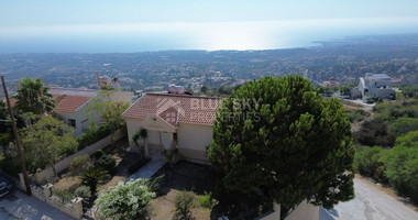 Luxury five bedrooms villa in Melissovounos, Tala