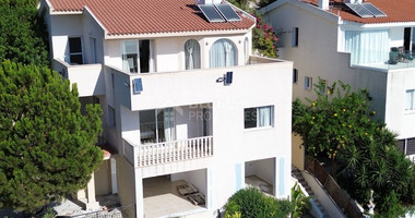 Luxury five bedrooms villa in Melissovounos, Tala