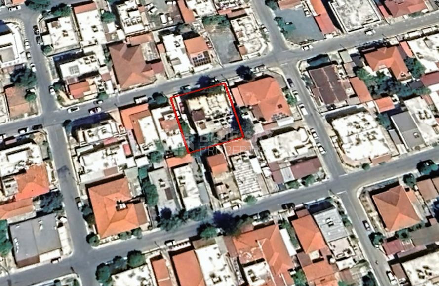 Residential Building for Sale in Kapsalos: Ideal for Development