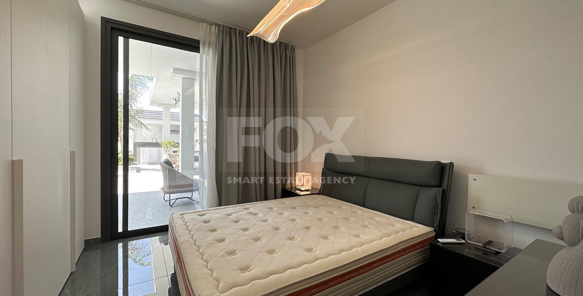 Luxury furnished four bedroom Detached Bungalow with landscaped gardens and large swimming pool for rent in Pareklissia