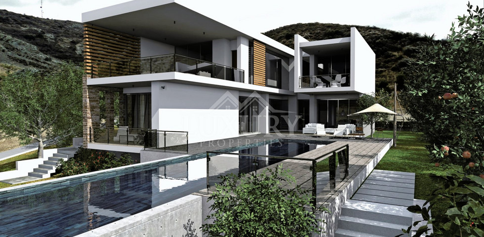 Luxury 4-bedroom Villa