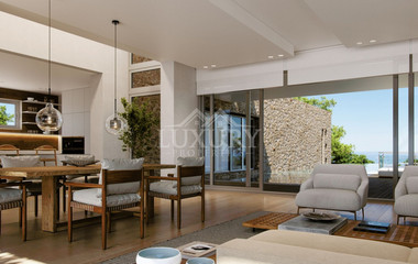 Luxury 4-bedroom Villa