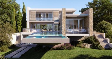 Luxury 4-bedroom Villa