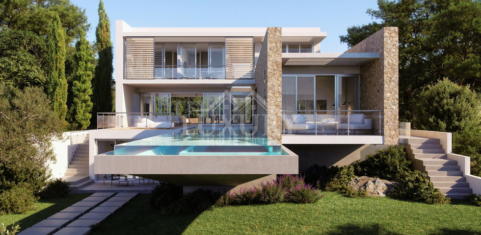 Luxury 4-bedroom Villa